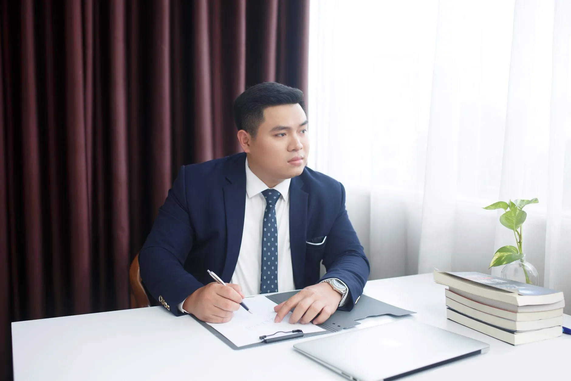 腊味加工工艺中的传统烟熏与现代技术对比分析