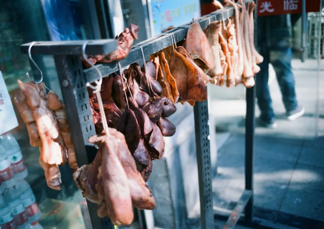 香肠腊肉风味差异对比：川味与广式加工技术详解正文配图 1